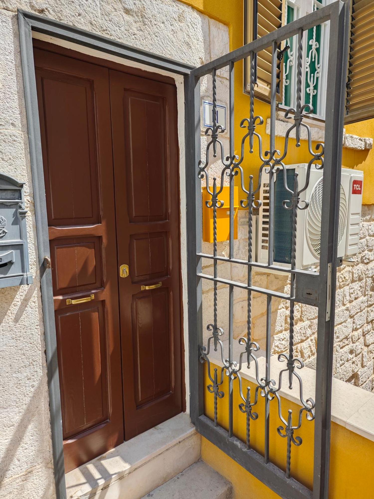 Dolce Terra Mia Lägenhet Trani Exteriör bild